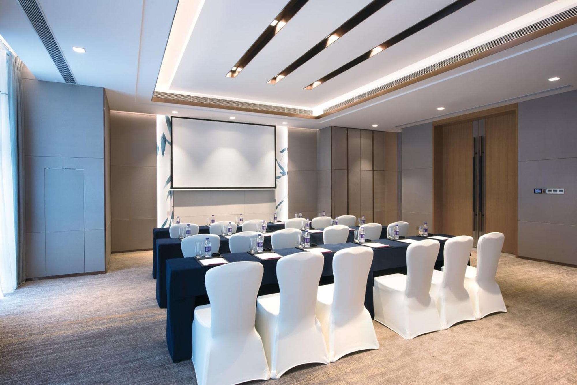 Crowne Plaza Hangzhou Qiantang - The Subway Can Reach The West Lake Scenic Area As Well As The Airport And High-Speed Rail Station, Adjacent To Jinsha Lake And Longfor Paradise Walk المظهر الخارجي الصورة